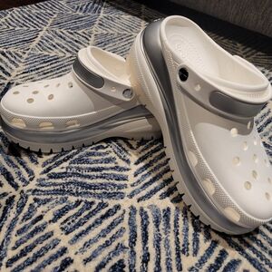 Crocs Mega Crush Metallic Clogs White